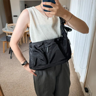 Pocket shoulder bag