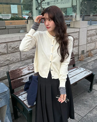 Round neck cardigan