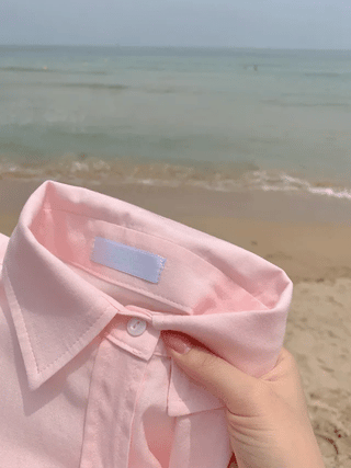 Loose-fitting summer linen shirt