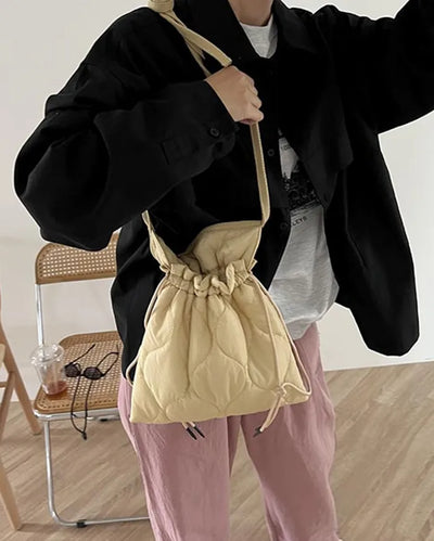 Quilted string bag