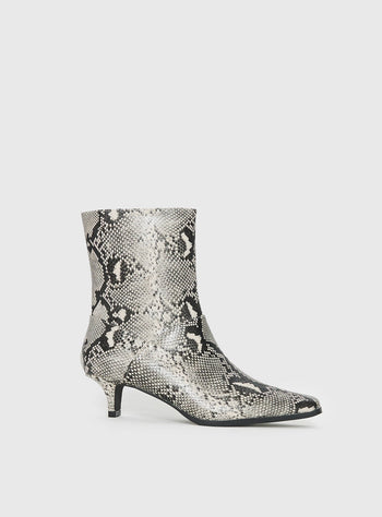 Therapy Shade Boots Black  White Snake