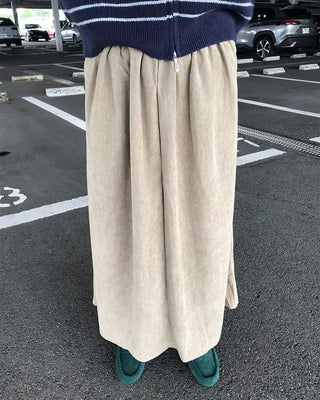 Corduroy pleated long skirt