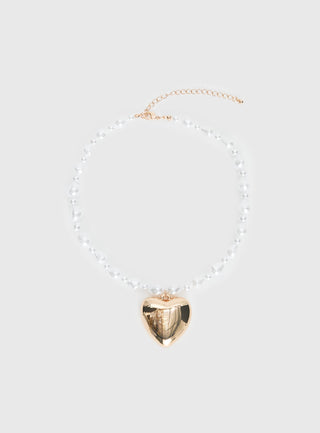 Sweetscape Pearl Necklace Gold