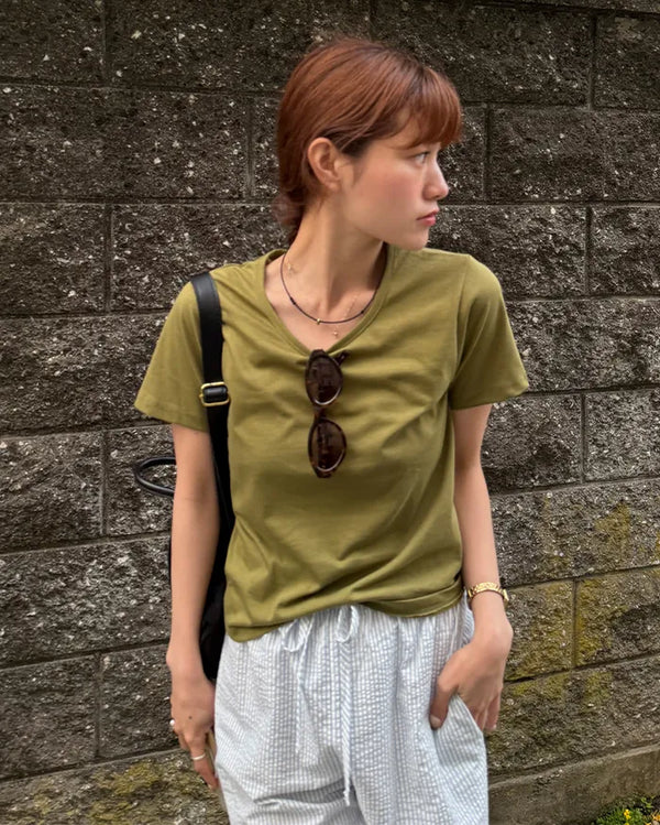 Basic round neck T-shirt