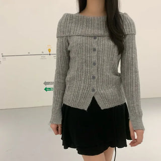 Off-shoulder button-slit ribbed knit