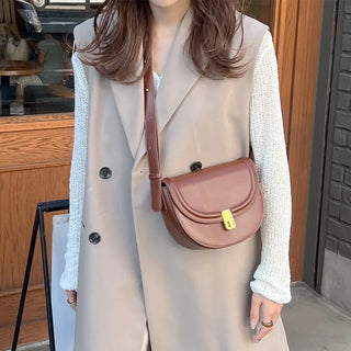Half-moon cross bag