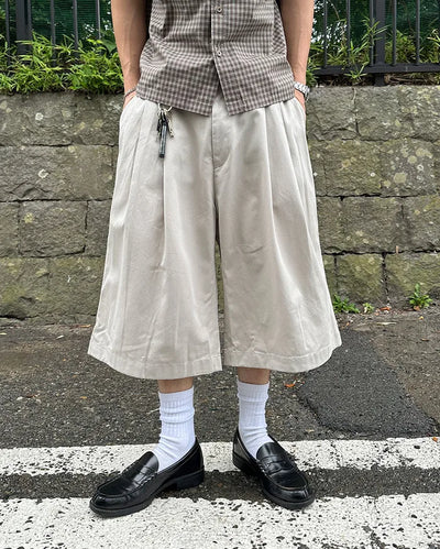 Chino pintuck Bermuda shorts