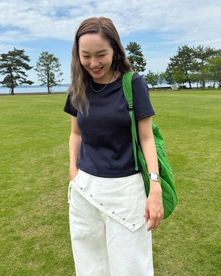 Semi-cropped short-sleeve T-shirt