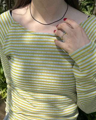 Simple black necklace