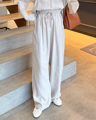 Simple wide banded slacks