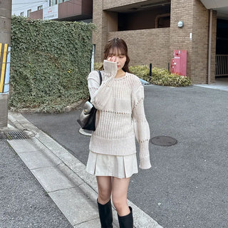 Loose-fitting punched knit