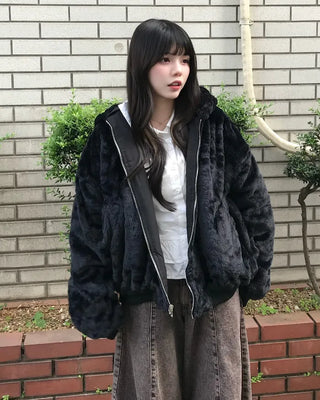 Oversized fur blouson