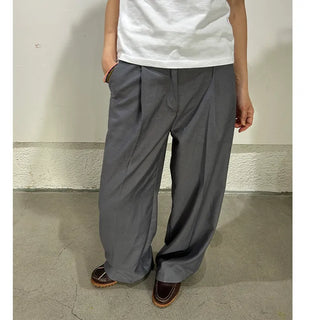 Normal tuck slacks