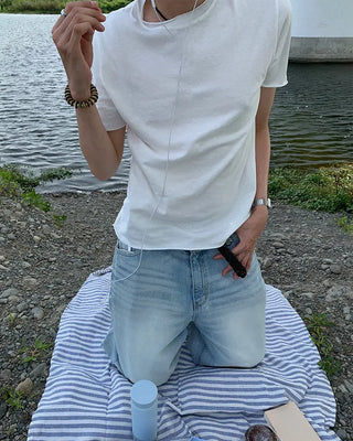 Cut-off point short-sleeved T-shirt