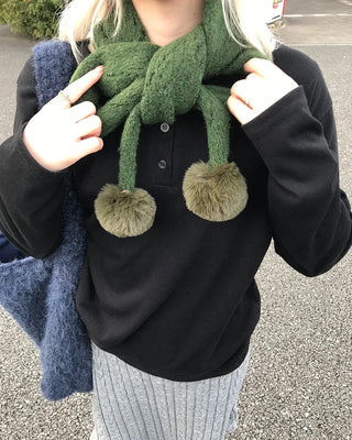 Pom-pom fur scarf