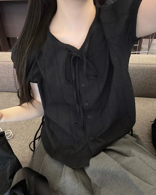 Lace-line pattern blouse