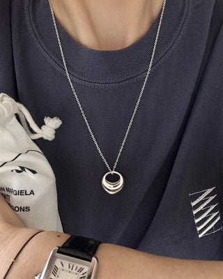 Volume ring necklace