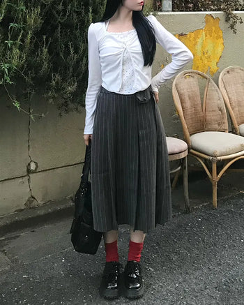 String belt & striped pleated midi skirt
