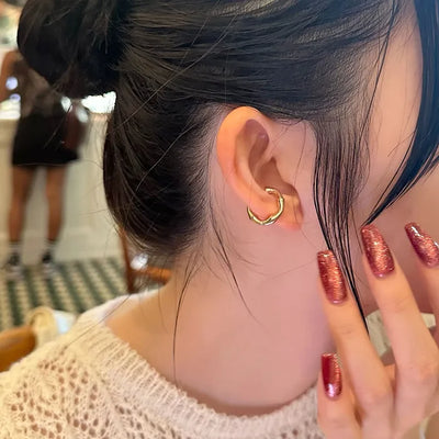Wave ear cuff