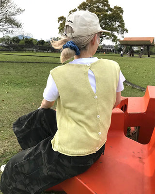 Back button vest