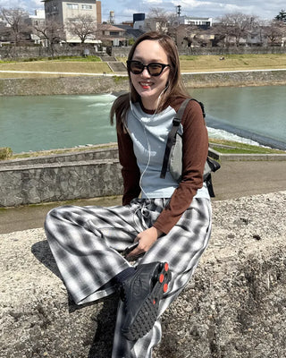 Raglan sleeve color-point knit