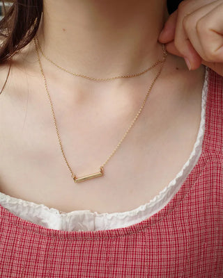 Bar pendant necklace