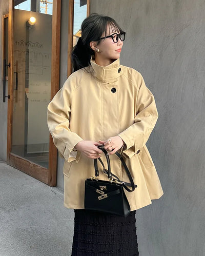 Loose-fit cape short trench coat