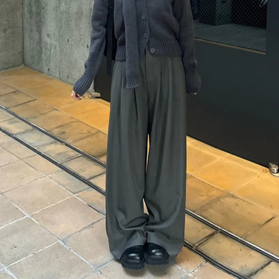 Tucked wide slacks