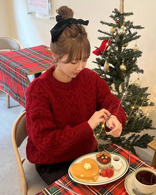 Cable Round Neck Knit