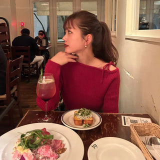 One-shoulder ribbed knit