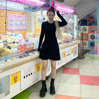 Long-sleeved frill dress