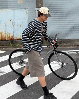 Wide side pocket shorts