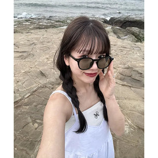 Pointed sunglasses