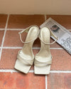 Square-line high heels