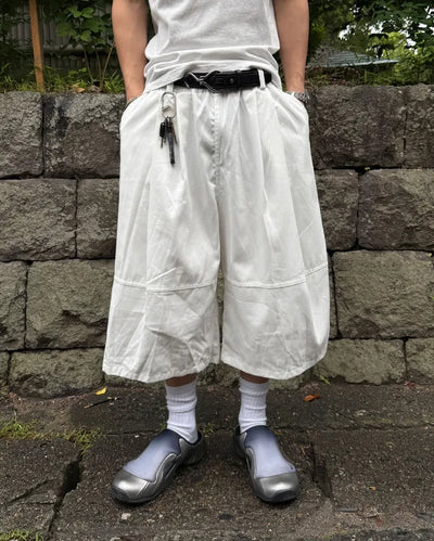 Two-pleat Bermuda shorts