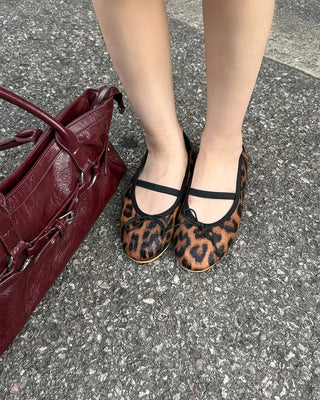 Strap ballet shoes
