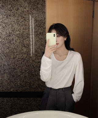 Soft U-neck T-shirt - 6 colors
