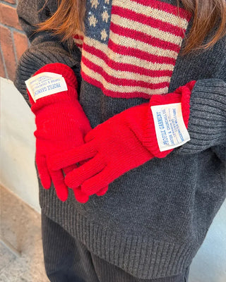 Label knit gloves