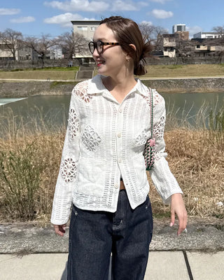 Lace-point color cardigan