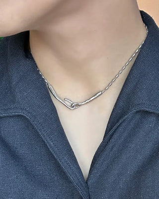 (Unisex) V-Point Necklace