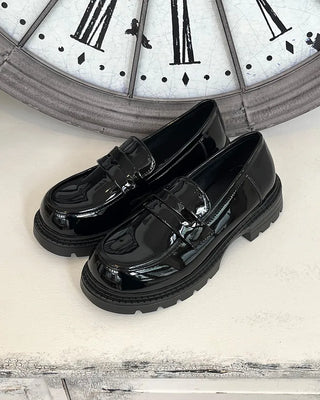 Round-toe penny loafers