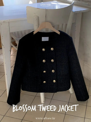 Collarless tweed jacket (2c)