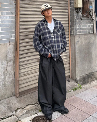 Two-pleat wide-leg pants