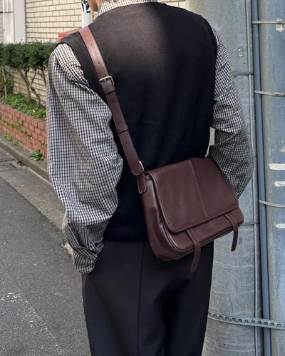 Simple leather crossbody bag