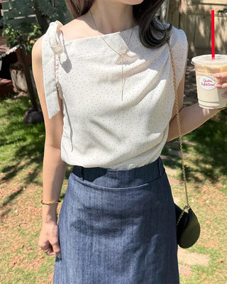 One-shoulder polka dot sleeveless top