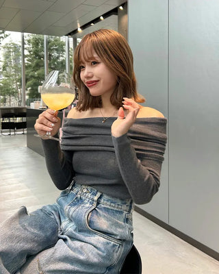 Slim-fit off-shoulder t-shirt