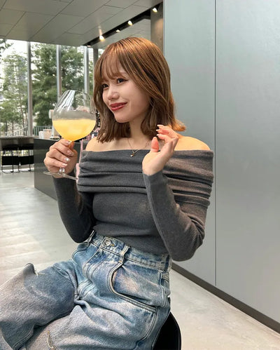 Slim-fit off-shoulder t-shirt