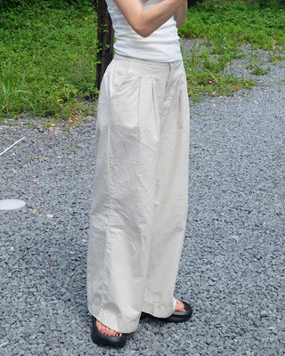 Two-pleat cotton pants