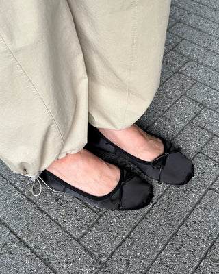 Satin ribbon flat shoes