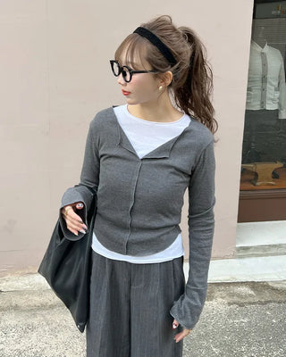 Open V-neck cuff detail T-shirt